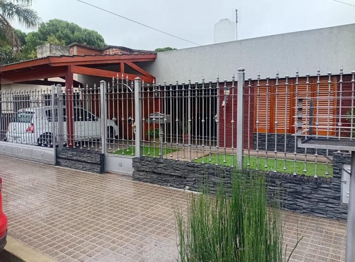 Casa · 250m² · 6 Ambientes
