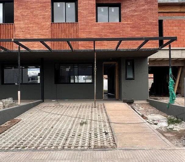 Casa · 176m² · 4 Ambientes · 2 Cocheras