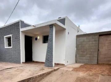 Casa · 70m² · 3 Ambientes · 1 Cochera · Casa 2 Dorm. B° Villa El Libertador