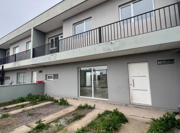Casa · 120m² · 5 Ambientes · 2 Cocheras