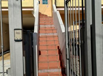 Departamento de 3 ambientes, Vicente López · Casa Duplex en Complejp