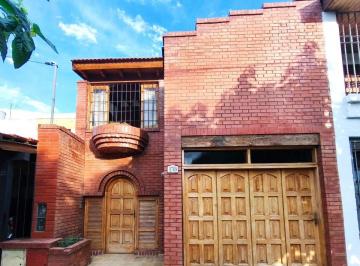 Casa · 144m² · 6 Ambientes · 1 Cochera · Venta de Casa Dúplex en El Centro de Maipú