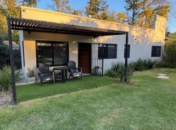Quinta vacacional · 65m² · 2 Ambientes · 1 Cochera · Casa Quinta en Valle Verde