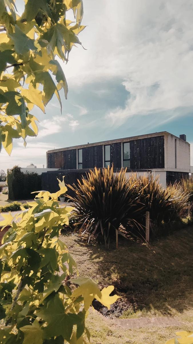 Propiedad de estilo Contemporáneo en Barrio Arenas del Sur, Mar del Plata