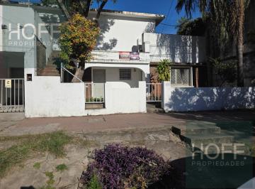 Casa · 113m² · 4 Ambientes · 1 Cochera · Casa en Microcentro en Planta Baja en Alquiler