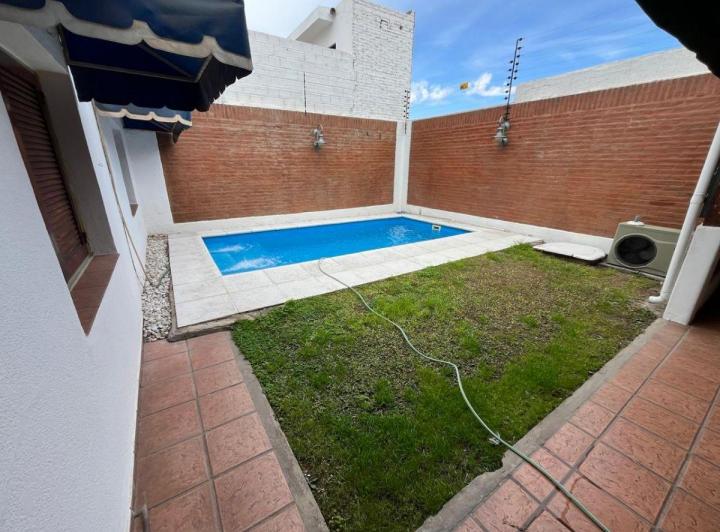 Casa · 170m² · 4 Ambientes · 1 Cochera