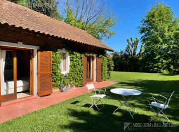 Casa · 200m² · 5 Ambientes · 2 Cocheras · Alquiler de Temporada en Galapagos - Pilar
