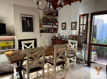 Casa · 90m² · 5 Ambientes · 1 Cochera · Casa en Venta - 2 Dorm. 1 Baño - Cochera - Villa Gesell