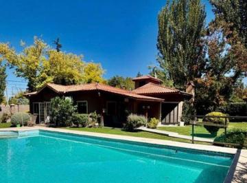 Casa de 8 ambientes, Chacras de Coria · Casa en Venta en Chacras de Coria