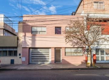 Casa · 194m² · 5 Ambientes · 3 Cocheras · Venta/permuta Casa 3 Dorm., 3 Cocheras, Patio Verde, Quincho y Galería. Arroyito Río.