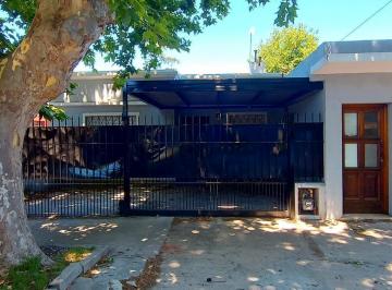 Casa · 113m² · 5 Ambientes · 1 Cochera · Venta Casa 4 Amb - Pilar - Pilar Centro