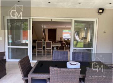 Casa · 360m² · 6 Ambientes · 4 Cocheras · Moderna Casa en Adrogué Chico Barrio Cerrado