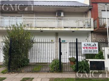 PH · 105m² · 3 Ambientes · 1 Cochera · PH en Constitución