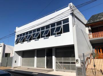 Local comercial · 423m² · 8 Cocheras · Local en Pleno Centro de Lujan