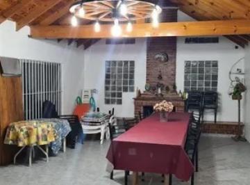 Casa · 150m² · 4 Ambientes · Casa en Venta - 3 Dorm. 3 Baños - Berazategui