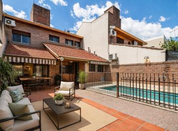 Casa · 200m² · 4 Ambientes · 1 Cochera · Venta de Casa 4 Ambientes, Jardin, Patio, Parrilla, Pileta, Quincho y Cochera Cubierta Florida