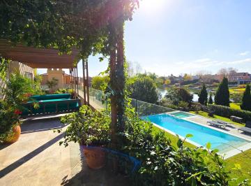 Casa · 580m² · 11 Ambientes · 1 Cochera · Casa en Alquiler en La Isla, Nordelta, Tigre