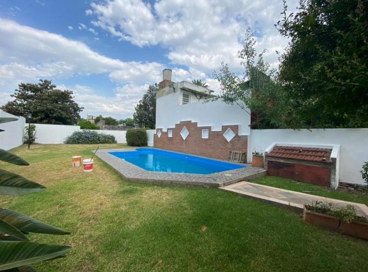 Casa · 400m² · 3 Dormitorios · 1 Cochera