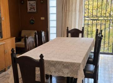 PH · 319m² · 6 Ambientes · Venta Casa de Tres Pisos Terraza y Parrilla Zona Hospitales