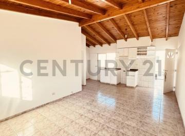 Departamento · 70m² · 4 Ambientes · 1 Cochera · Alquiler de Departamento