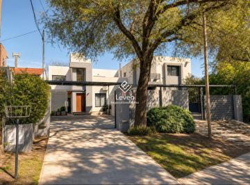 Casa · 297m² · 9 Ambientes · 4 Cocheras · Venta 2 Duplex Villa Warcalde