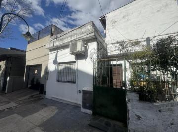 PH · 60m² · 4 Ambientes · PH en Venta - San Fernando - 2 Viviendas - Planta Baja 3 Ambientes, Planta Alta 2 Ambientes.
