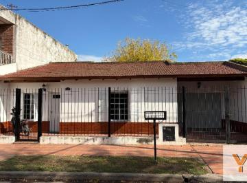 Casa · 208m² · 3 Ambientes · Casa en Venta - 2 Dorm. 1 Baño - Pergamino