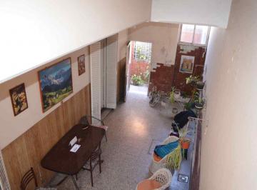 Casa · 170m² · 6 Ambientes · 1 Cochera · Casa 6 Ambientes Venta en Valentín Alsina.