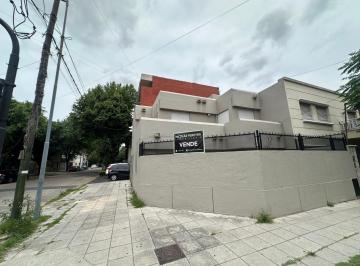 Casa · 106m² · 4 Ambientes · 1 Cochera · Solo Uso Profesional Casa Tipo PH en Alquiler - Esquina Manuel Castro y Pereyra Lucena, Lomas de Zam