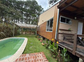 Quinta vacacional · 55m² · 2 Dormitorios · Se Vende Moderna Cabaña con Pileta en Los Zapallos