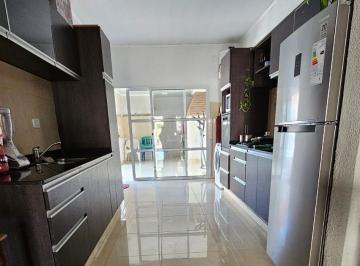 Casa · 245m² · 12 Ambientes · 2 Cocheras · En Venta Complejo de 3 Deptos y 1 Local Comercial.