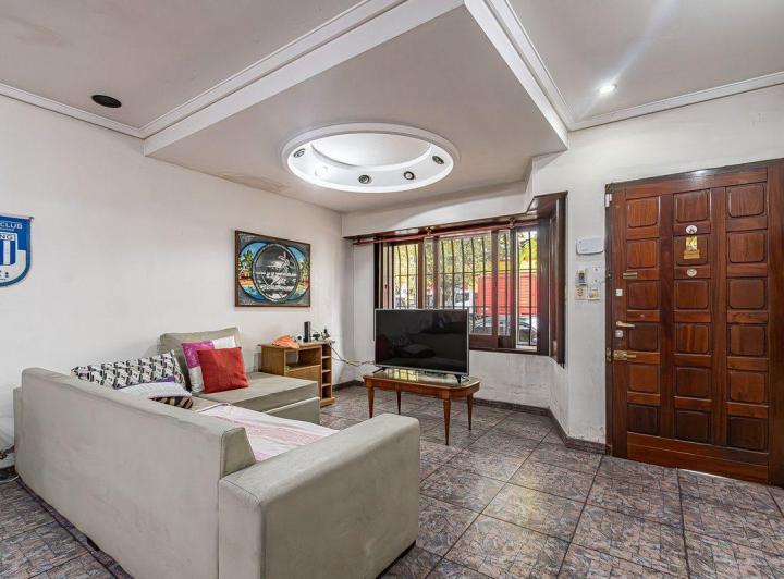 Casa · 180m² · 5 Ambientes · 1 Cochera