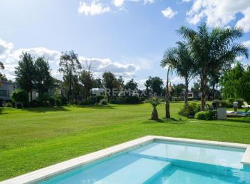 Casa · 357m² · 7 Ambientes · 4 Cocheras · Casa Saint Thomas Este Oeste 7 Amb Financiacion
