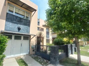 Casa · 232m² · 5 Ambientes · 1 Cochera · Venta Casa San Vicente 5 Ambientes