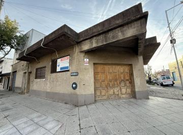 Casa · 125m² · 3 Ambientes · 2 Cocheras · Casa 4 Ambientes Venta Avellaneda Patio y Cochera