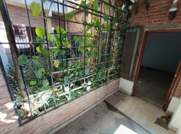 Casa · 120m² · 6 Ambientes · 1 Cochera · Casa 6 Ambientes en Venta Llavallol