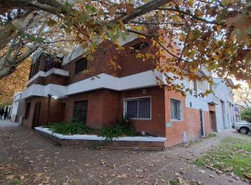 Casa · 145m² · 5 Ambientes · 1 Cochera · Casa 5 Ambientes Venta Lomas a Refaccionar