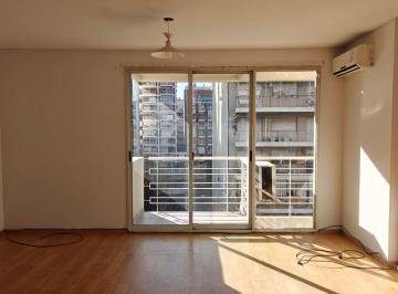 Departamento · 30m² · 1 Ambiente · Venta Monoambiente C/balcón Flores. Muy Luminoso!