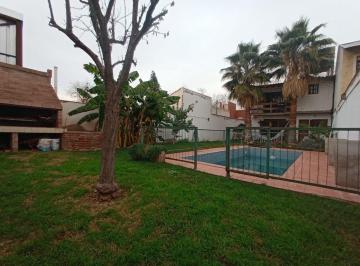 Casa · 180m² · 8 Ambientes · 3 Cocheras · Alquiler Casa Capital 4ta Oeste