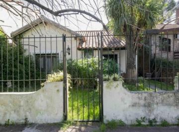 Casa · 139m² · 4 Ambientes · 1 Cochera · Venta Casa Villa Adelina Lote 10x38 Ideal Inversor