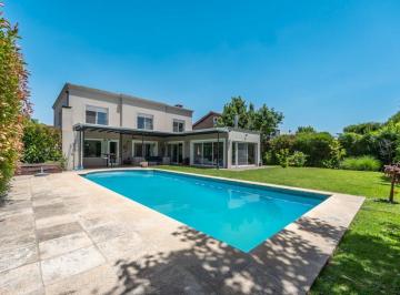Casa · 300m² · 6 Ambientes · 3 Cocheras · Venta Barrio Cerrado Villa Olivos Central, Km 36