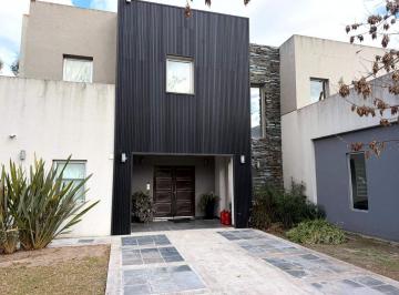 Casa · 353m² · 5 Ambientes · 4 Cocheras · Venta Casa 6 Amb. Bº La Reserva Sofitel Campana