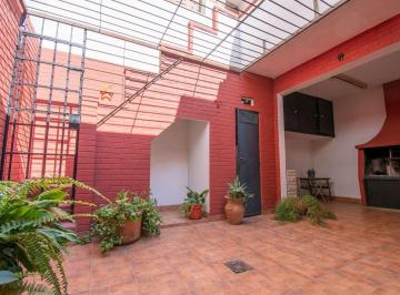Casa · 198m² · 4 Ambientes · 1 Cochera · Casa en Venta 3 Dorm. Zona Abasto