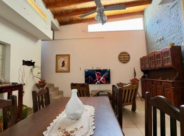 PH · 90m² · 4 Ambientes · Casa de Pasillo en Venta 3 Dorm Barrio Martin