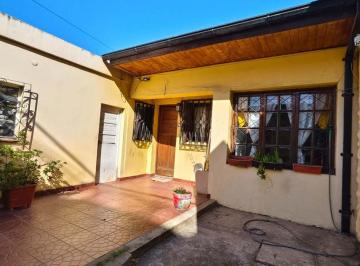 Casa · 152m² · 4 Ambientes · 1 Cochera · Venta Casa 4 Ambientes Garage Villa Celina