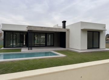 Casa · 161m² · 4 Ambientes · 2 Cocheras · Casa en Venta en Miralagos I de 3 Dorm.