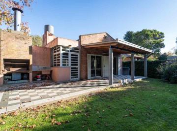 Casa · 70m² · 1 Ambiente · Casa Tipo Quincho Venta Gonnet