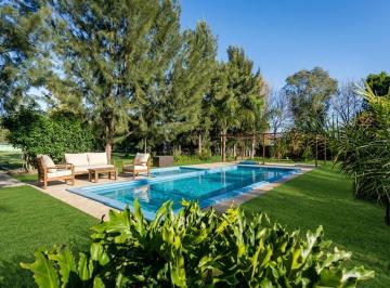 Casa · 262m² · 5 Ambientes · 2 Cocheras · Casa Quinta en Gomez Ruta 2, Km 52