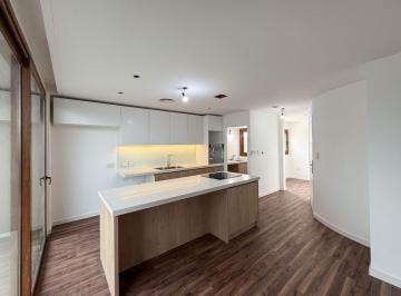 Departamento · 121m² · 4 Ambientes · 1 Cochera · Piso de 3 Dorm. en Venta, La Plata