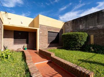 Casa · 134m² · 5 Ambientes · 2 Cocheras · Casa en Venta La Plata